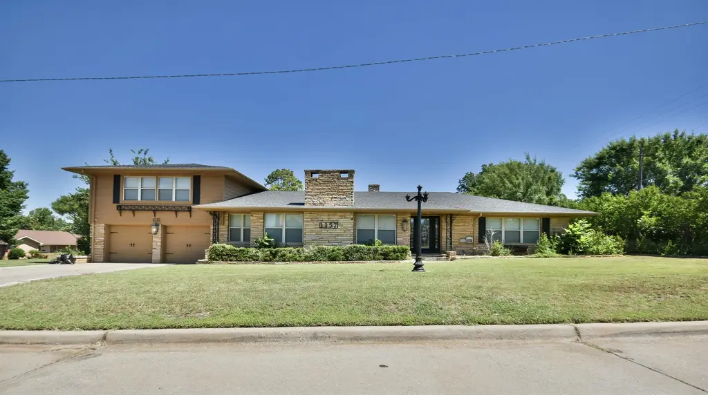 1107 W Jones, DUNCAN