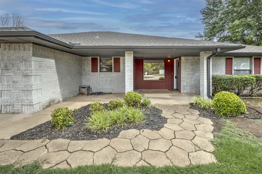 2606 Virginia, DUNCAN