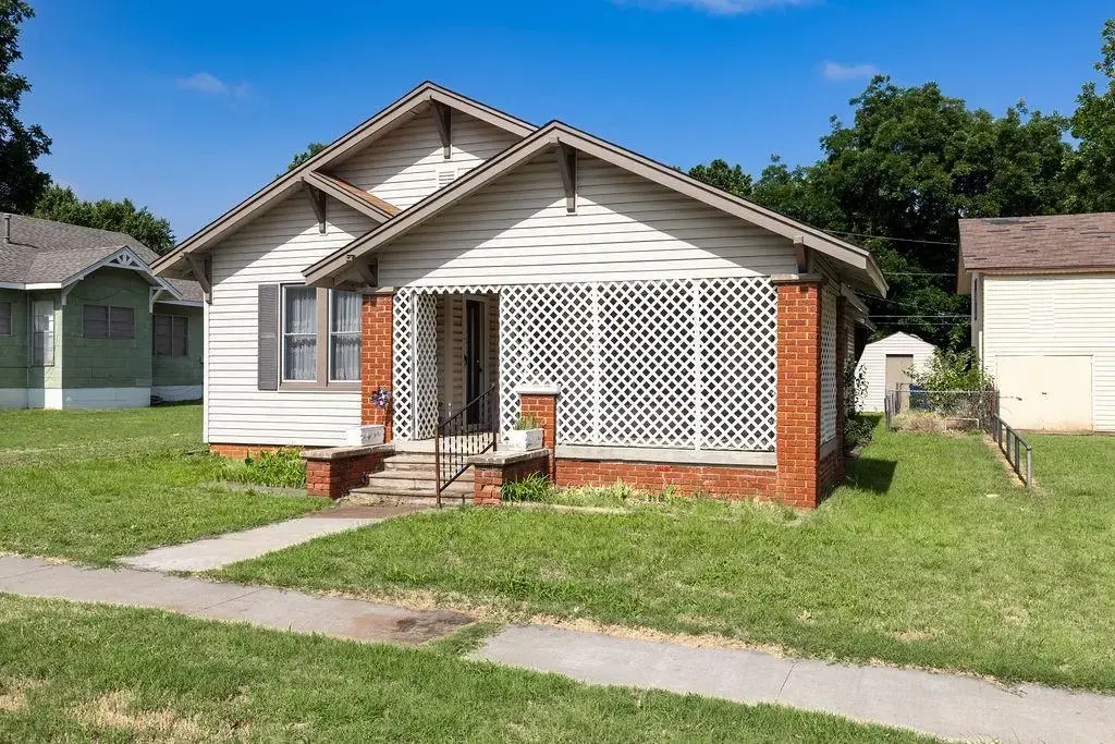312 S Broadway, MARLOW