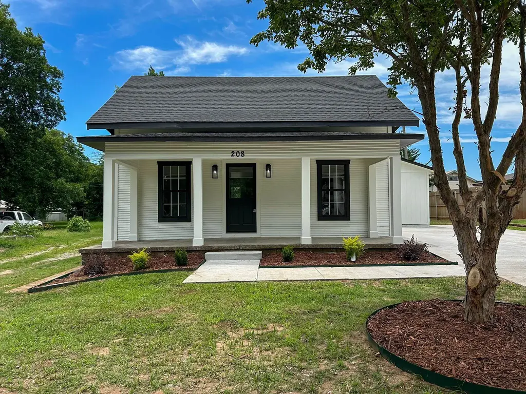 208 W Apache St, MARLOW