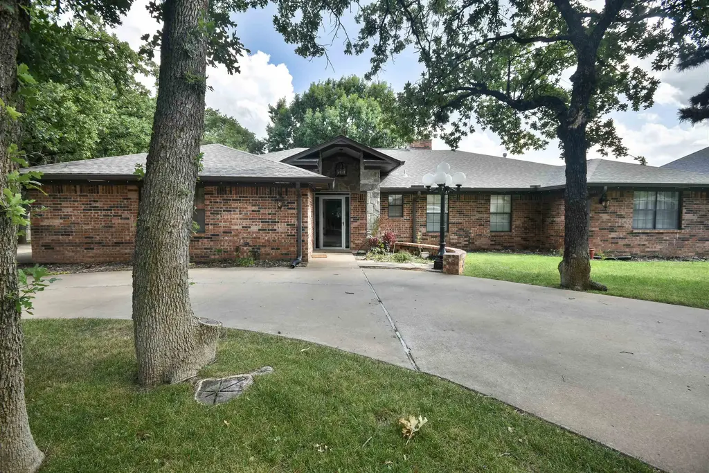 2102 Oak Hollow Rd, DUNCAN
