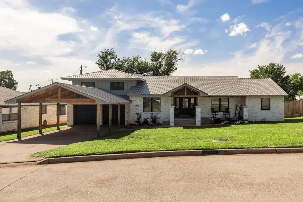 1113 Crescent Dr., DUNCAN
