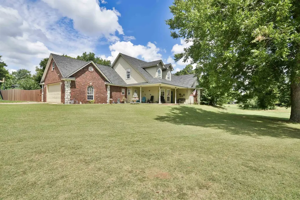305 N Walnut, MARLOW