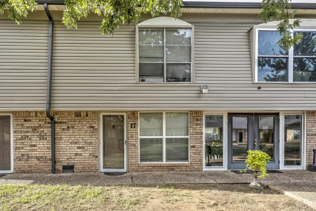 1108 W Plato Apt 17, DUNCAN
