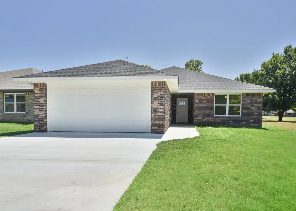1200 N 2nd, MARLOW