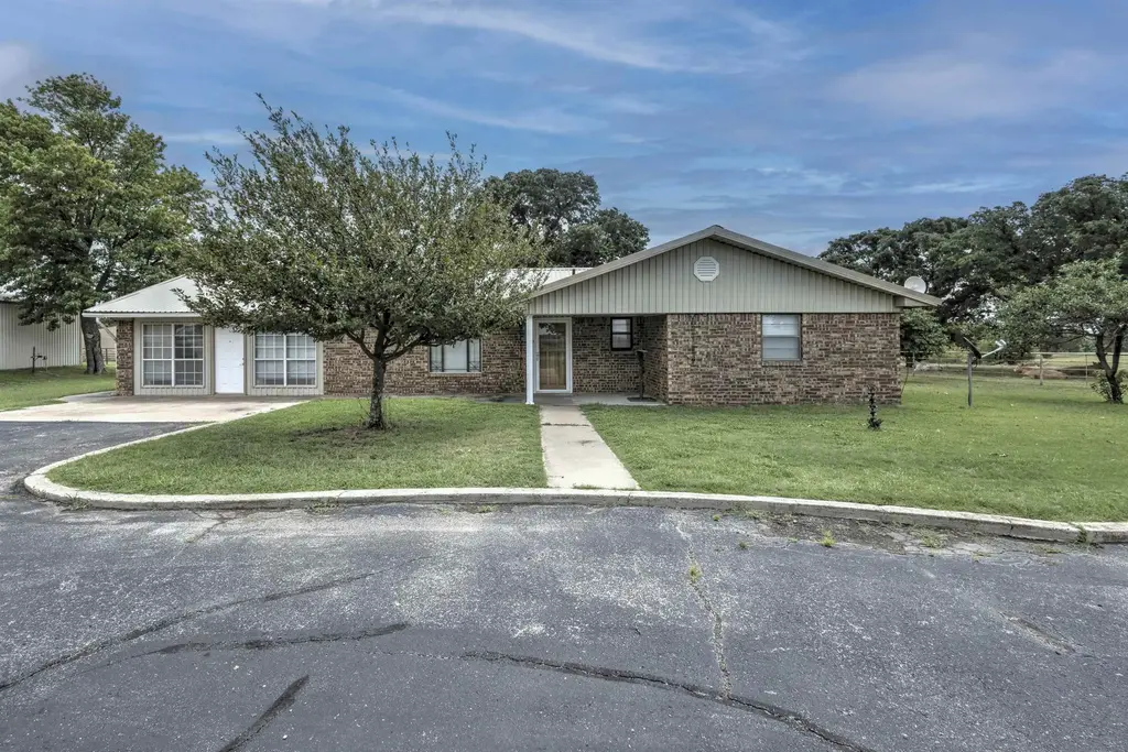4902 S Goodrich Road, MARLOW
