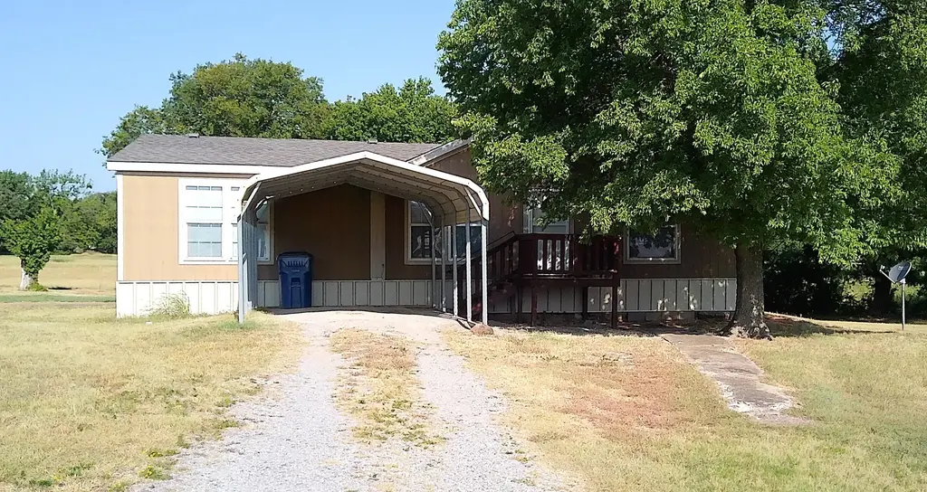 214 N East St, LOCO