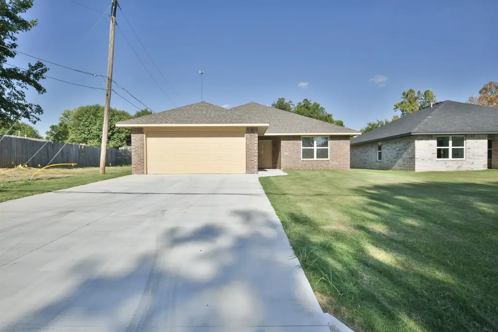 1206 N 2nd, MARLOW