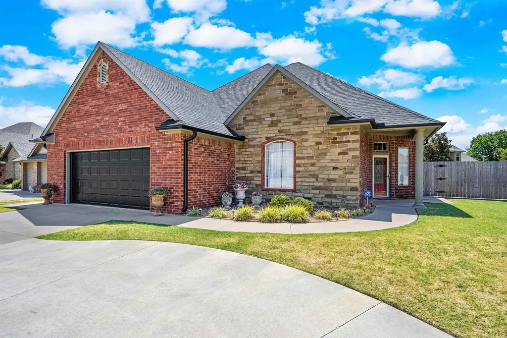 3006 N Timbercreek Ct, DUNCAN