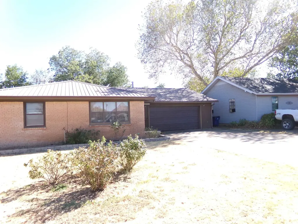 504 North Ave, COMANCHE