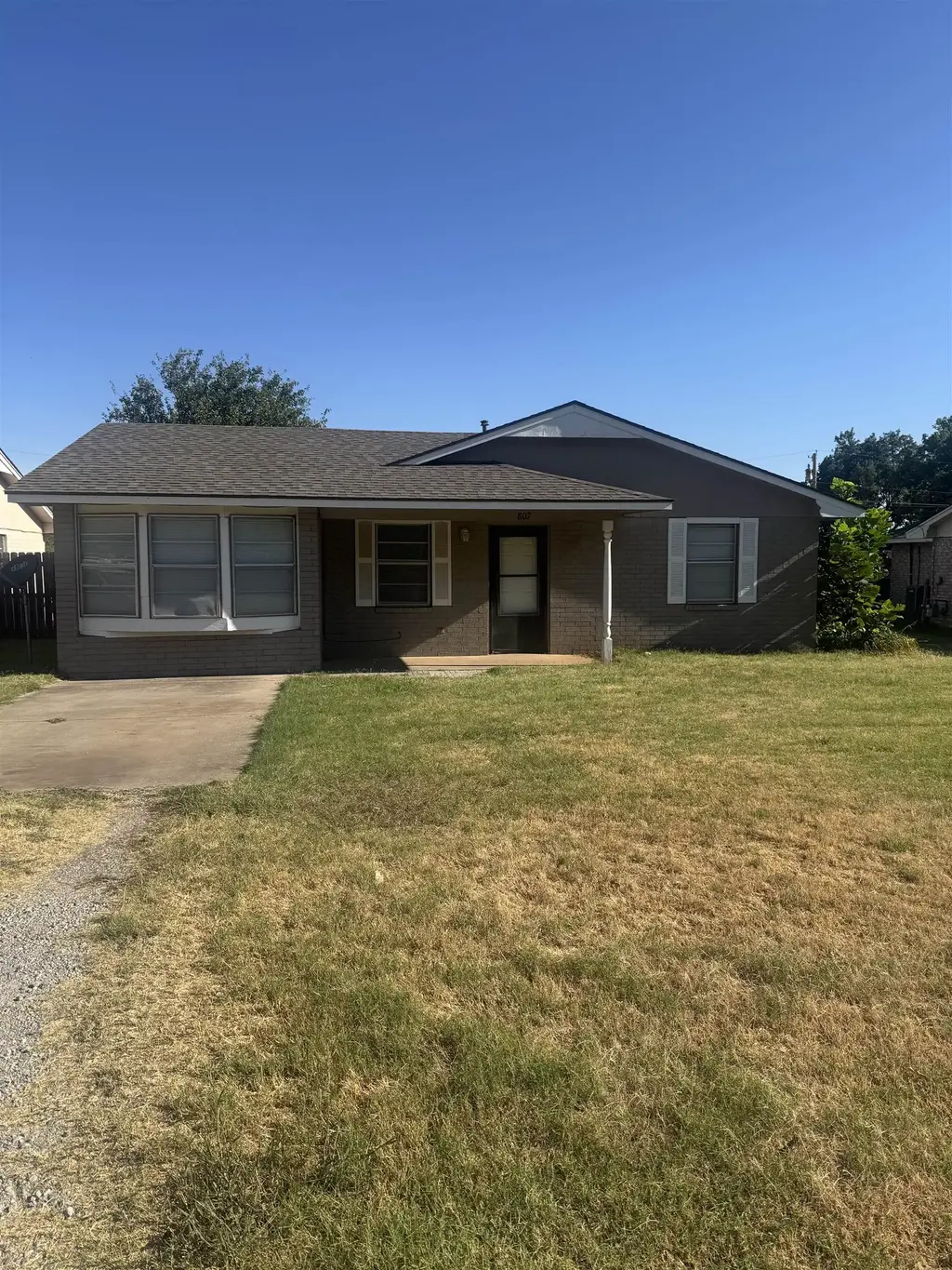 807 W Wade, MARLOW