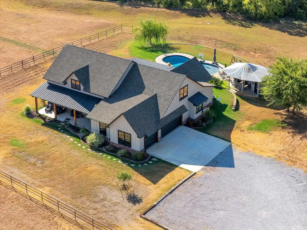 276123 E 1790 Rd, COMANCHE