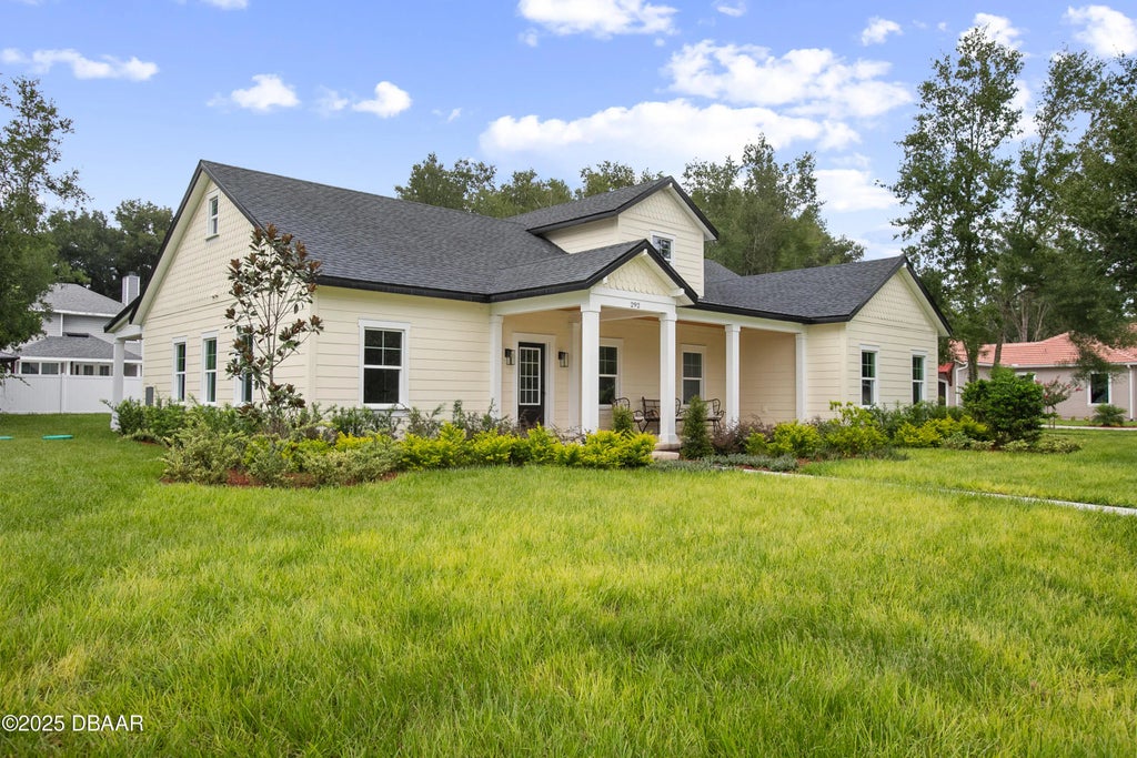 292 W Delaware Avenue, Lake Helen