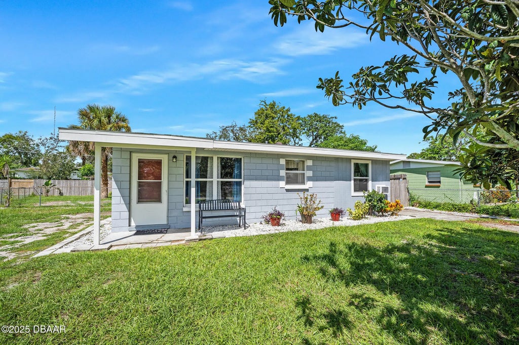 1207 Pine Ridge Drive, Daytona Beach