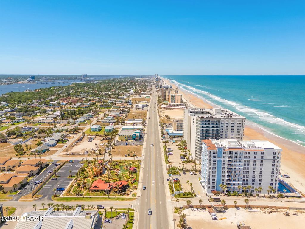 2071 S Atlantic Avenue, Daytona Beach Shores