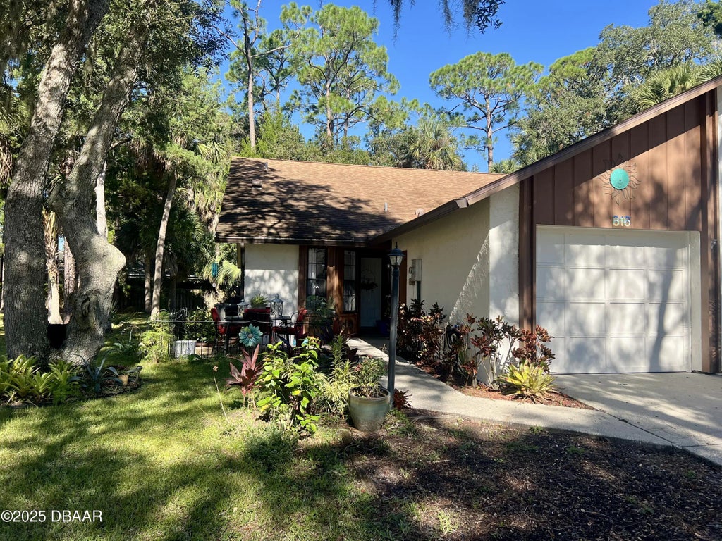 816 Stonybrook Circle, Port Orange