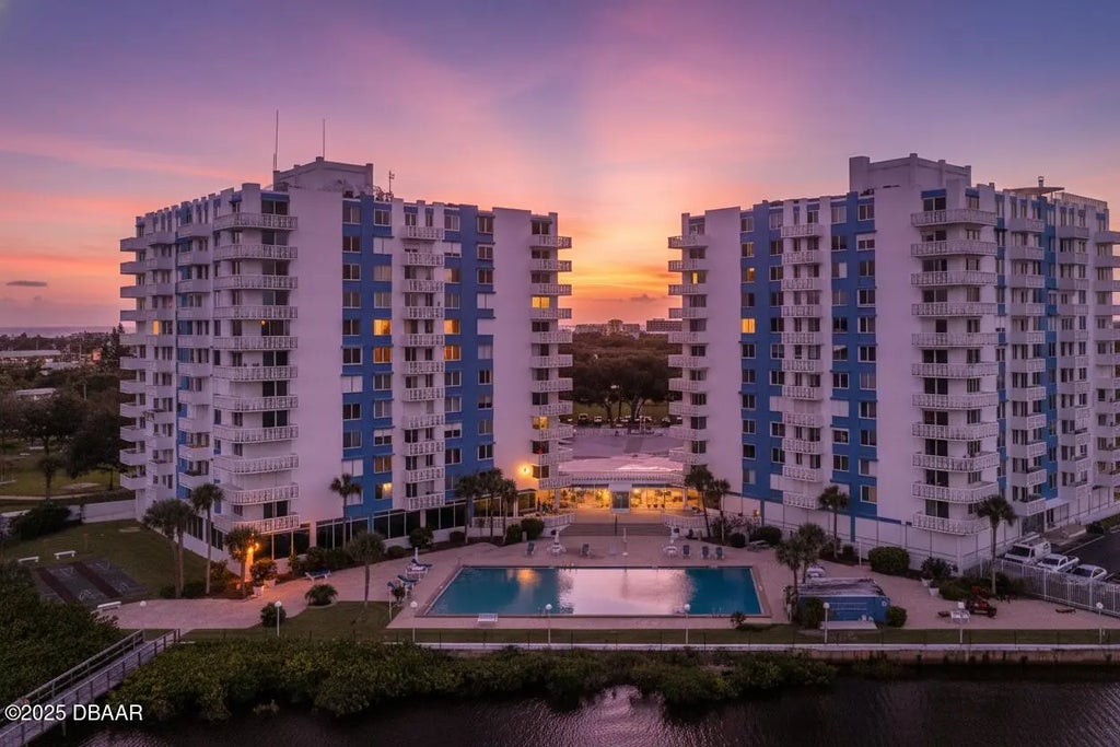 935 N Halifax Avenue, Daytona Beach