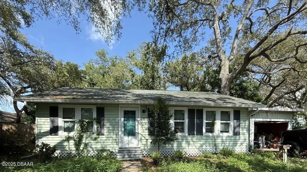 1353 S Michigan Avenue, Clearwater