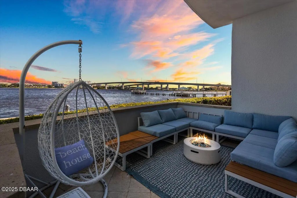 231 Riverside Drive, Holly Hill