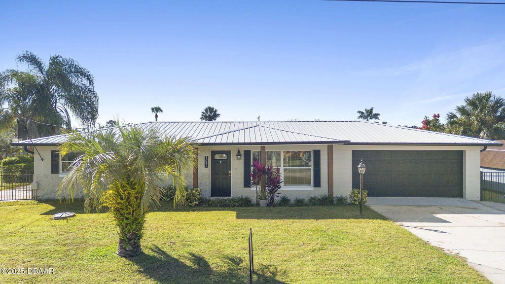 1617 Paradise Lane, Astor