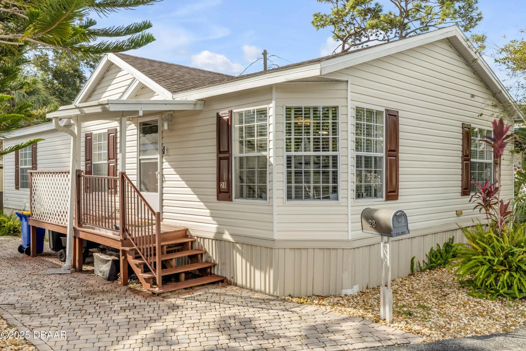 2201 S Ridgewood Avenue, Edgewater