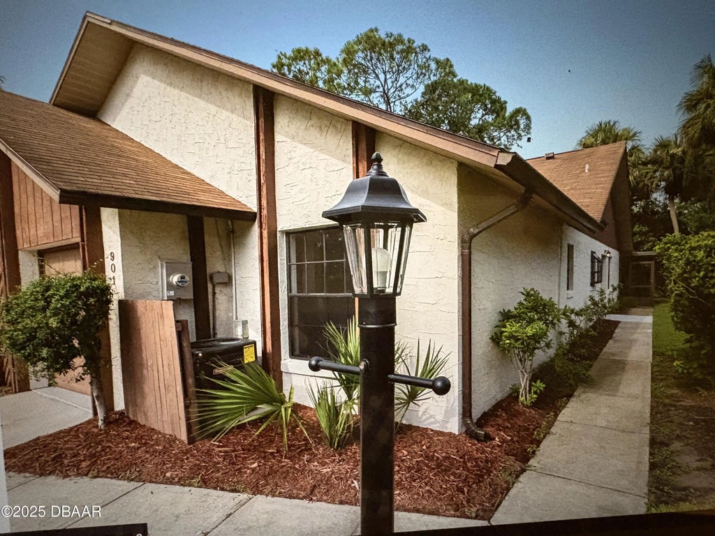 901 Stonybrook Circle, Port Orange