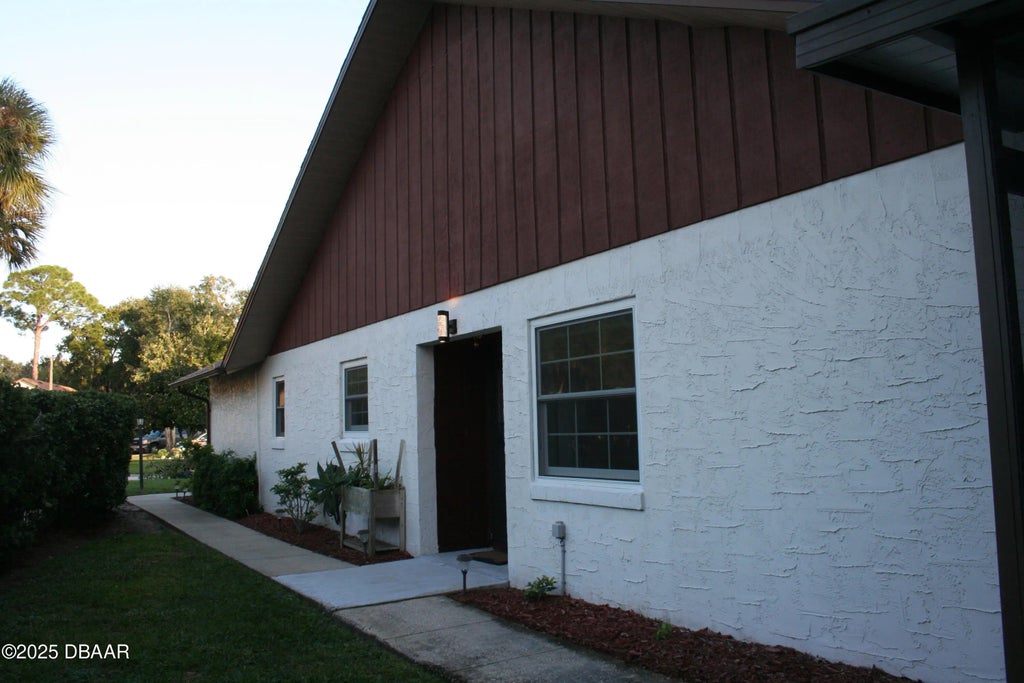 901 Stonybrook Circle, Port Orange