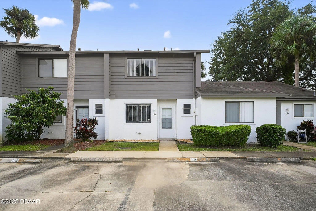168 W Sandalwood Court, Daytona Beach