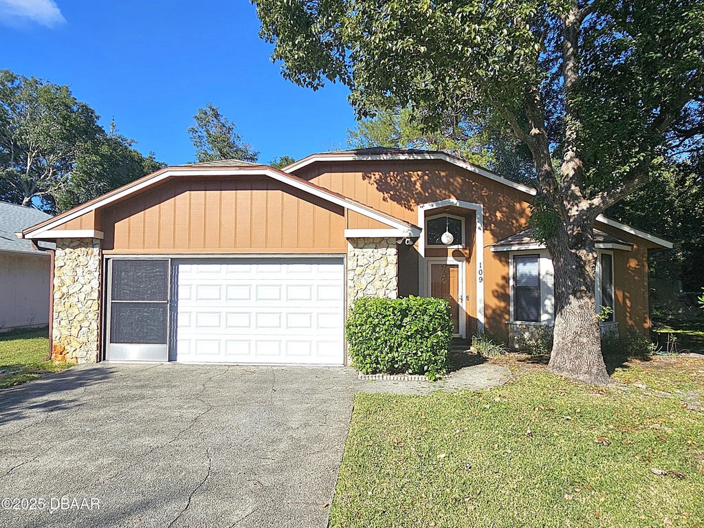 109 Underbrush Trail, Port Orange