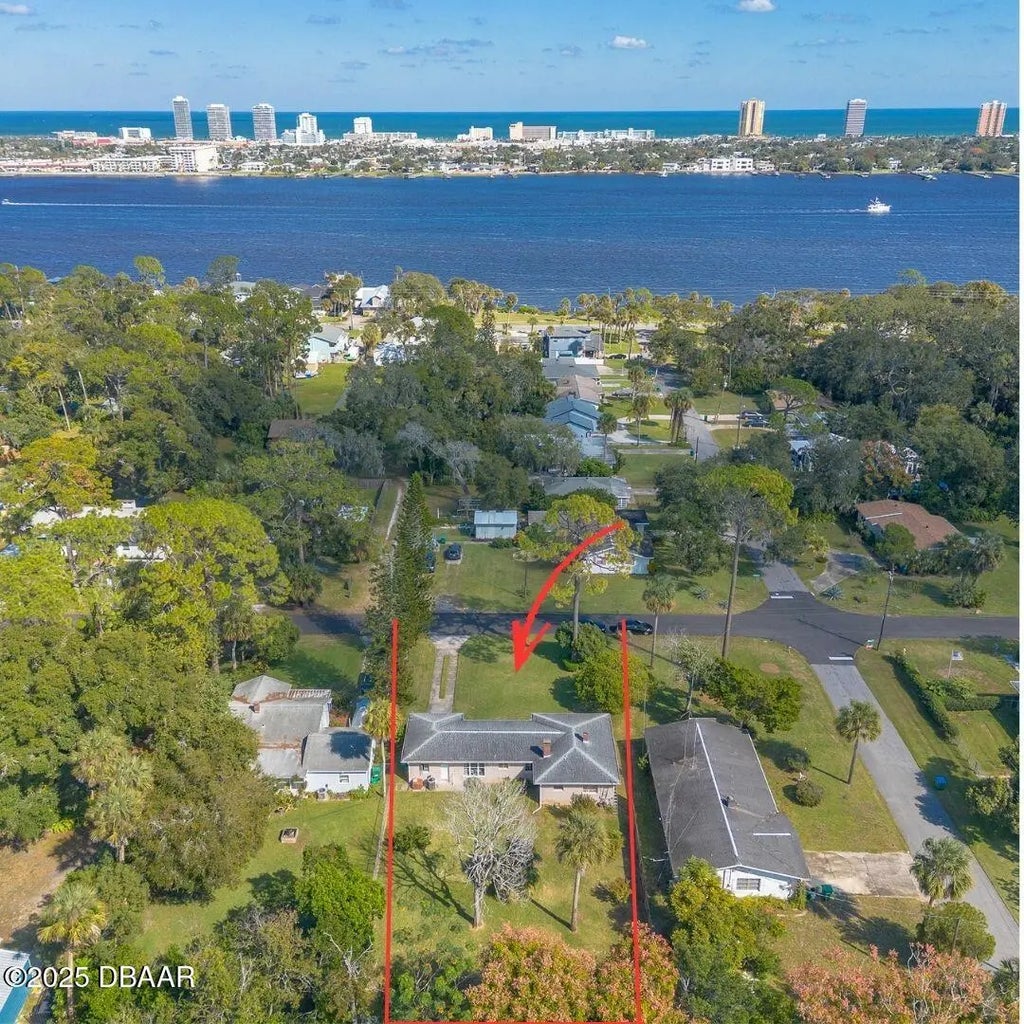 1550 Moravia Avenue, Holly Hill