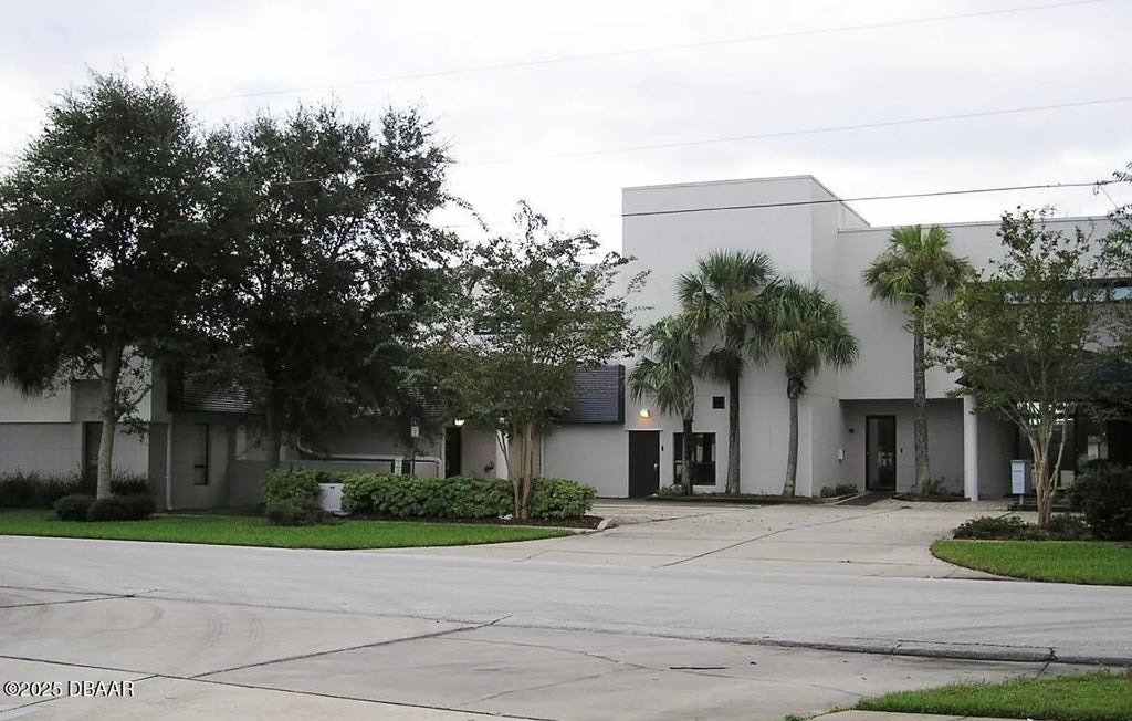 2650 N Dixie Fwy, New Smyrna Beach