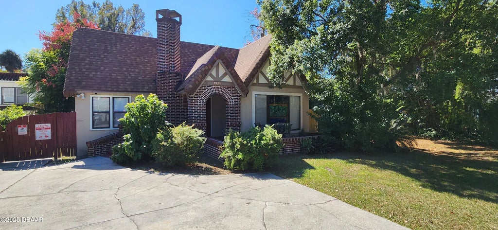 410 W Howry Avenue, DeLand