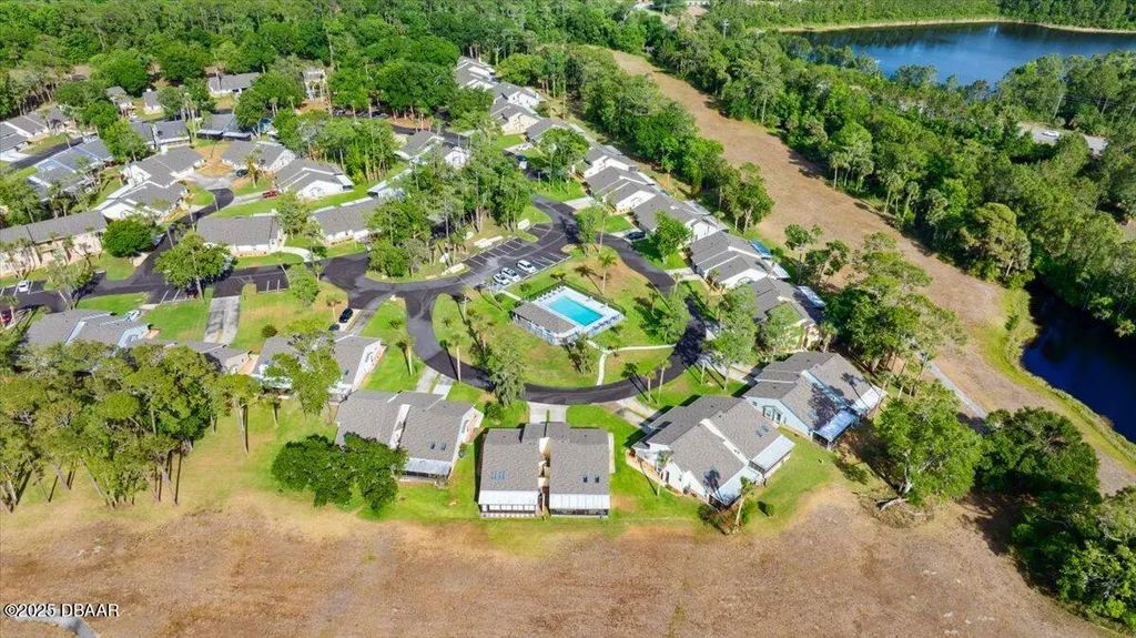 102 Bob White Court, Daytona Beach