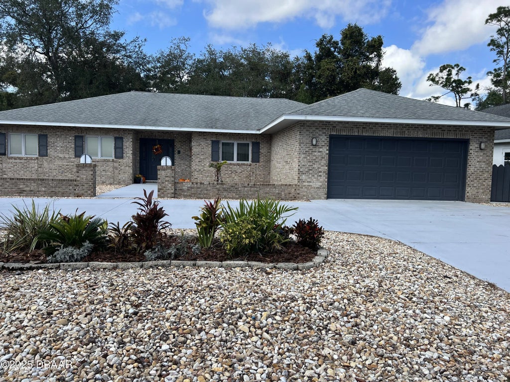 41 Lazy Eight Drive, Port Orange