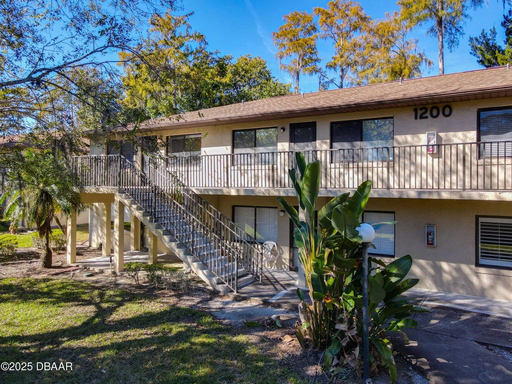 1601 Big Tree Road, Daytona Beach