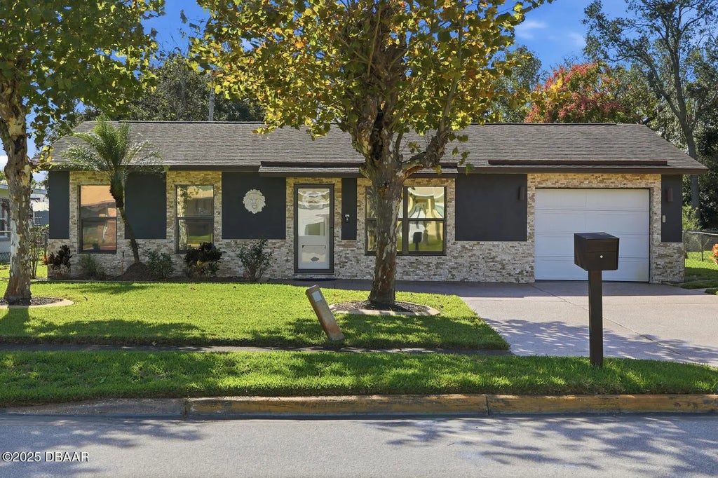 932 Lora Street, Daytona Beach