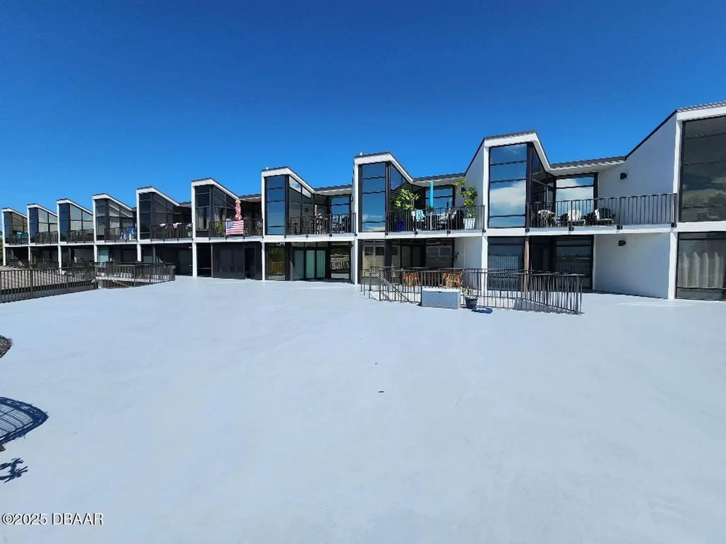 520 S Peninsula Avenue, New Smyrna Beach