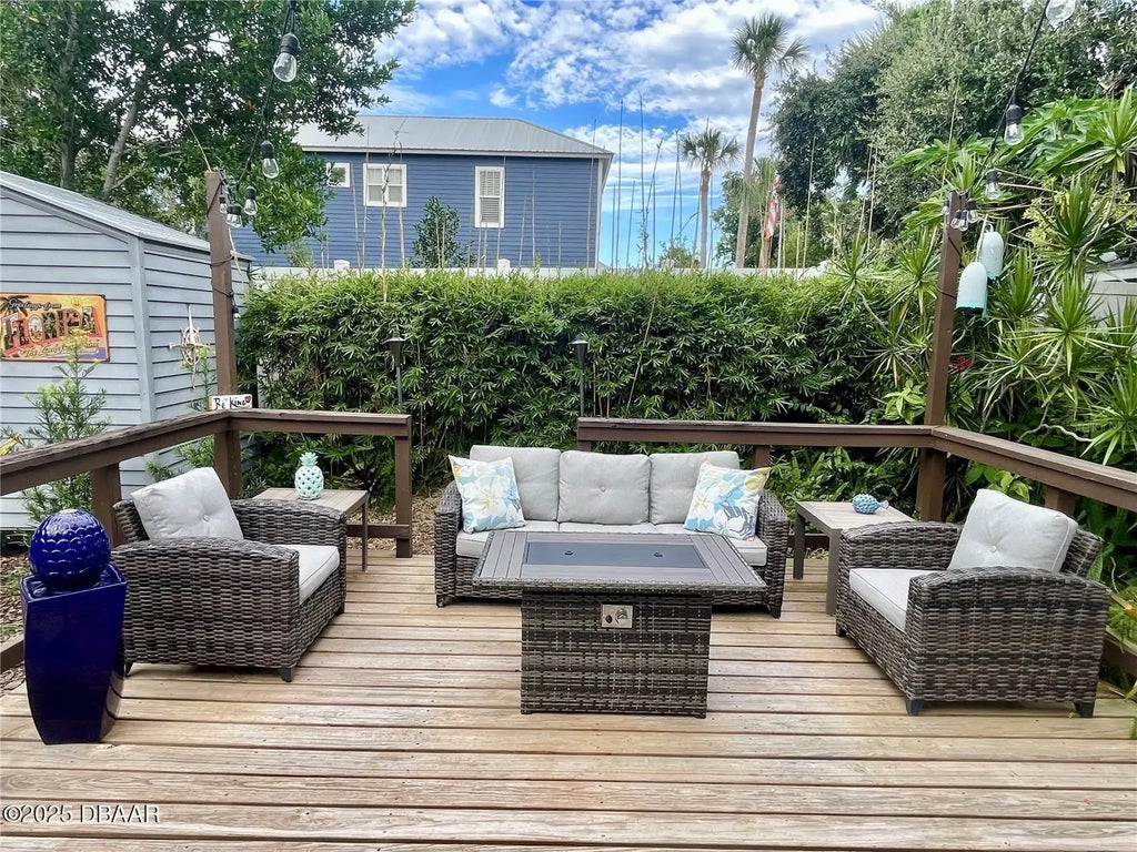 303 S Pine Street, New Smyrna Beach