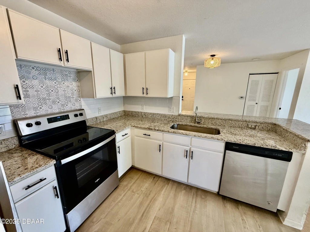 940 Village Trail, Port Orange