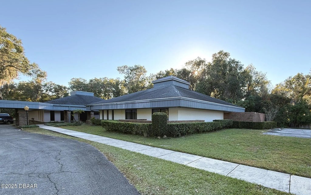 800 W Plymouth Avenue, DeLand