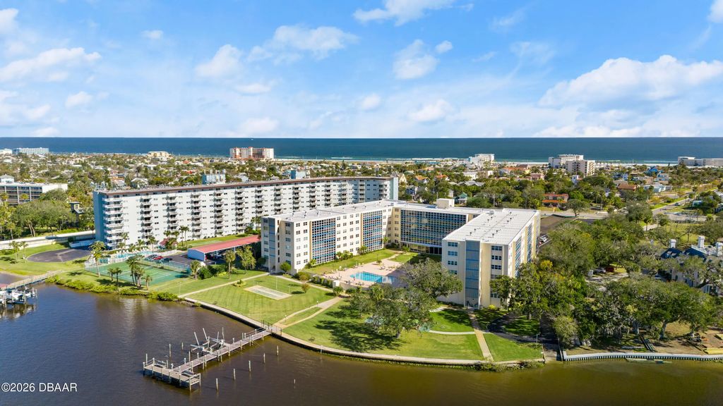 1224 S Peninsula Drive, Daytona Beach