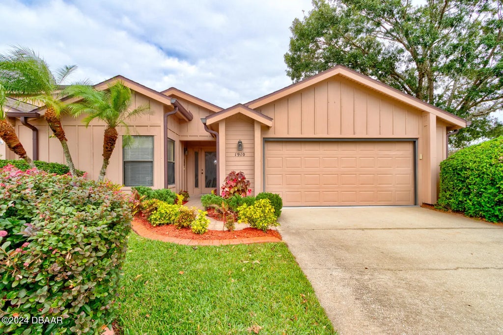 1910 Sprucewood Way, Port Orange