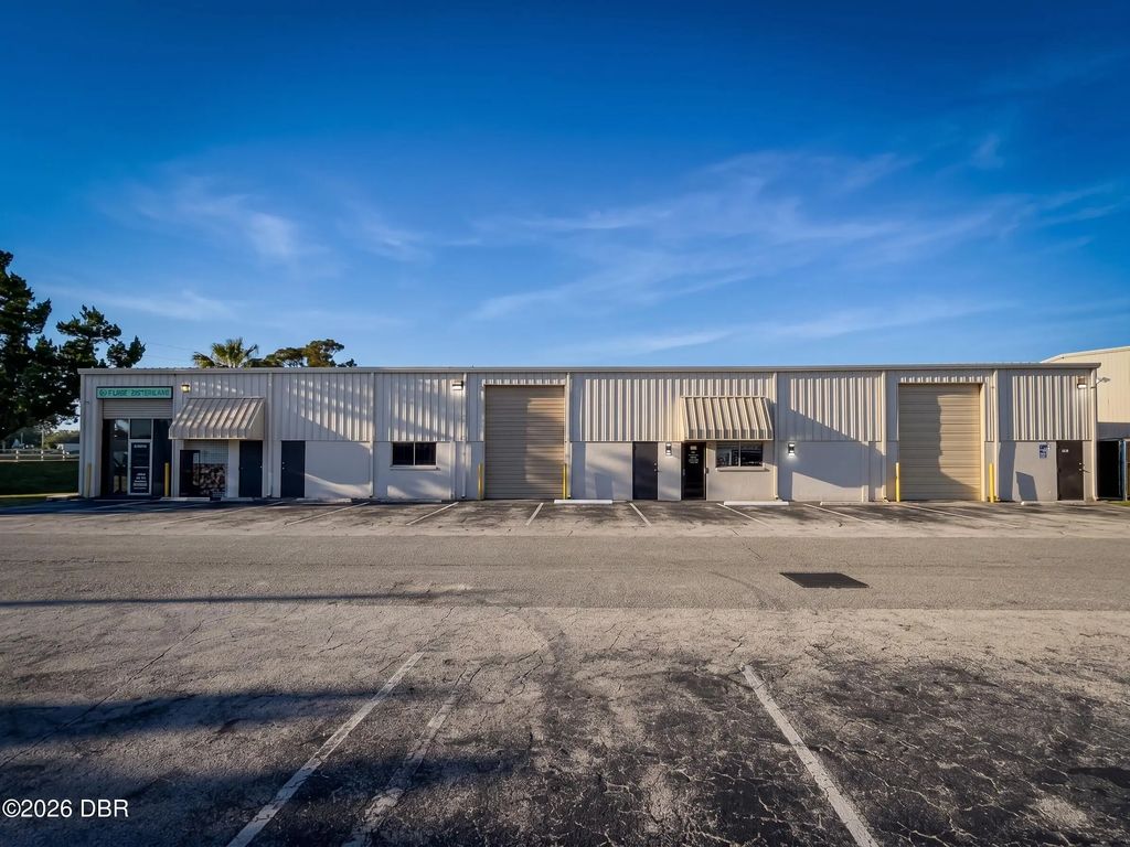 1725 S Nova Road, South Daytona