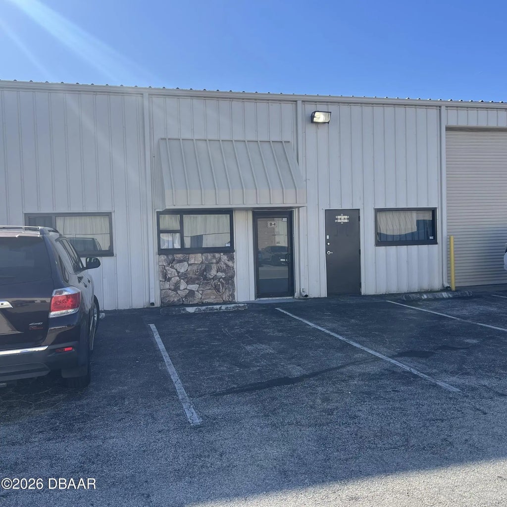 1725 S Nova Road, South Daytona