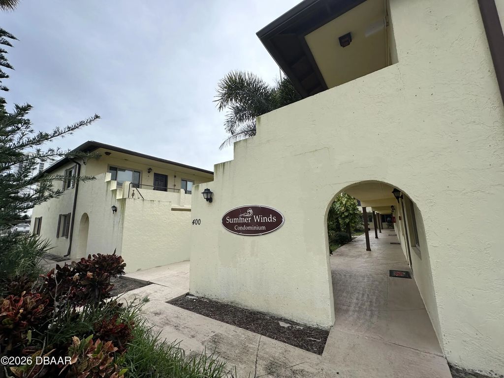 400 Oakridge Boulevard, Daytona Beach