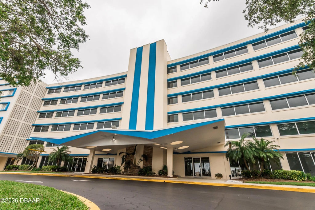 1224 S Peninsula Drive, Daytona Beach