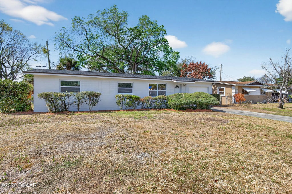 852 White Court, Daytona Beach