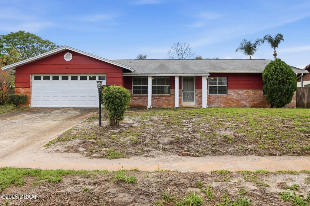 1317 N Shangri-la Drive, Daytona Beach