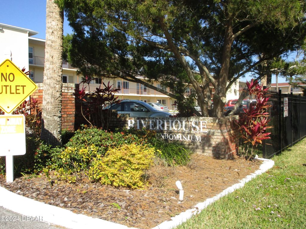 715 S Beach Street, Daytona Beach
