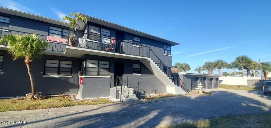 828 N Grandview Avenue, Daytona Beach